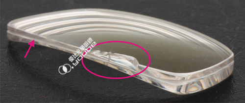 薄鋼鏡框：鏡片在溝漕附近發生斷裂或邊緣缺角